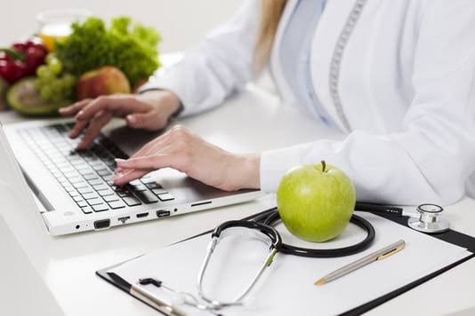 Refezione scolastica: aperto il bando di gara per l\'incarico quadriennale di specialista dietista per il controllo qualit� e nutrizione nelle scuole
